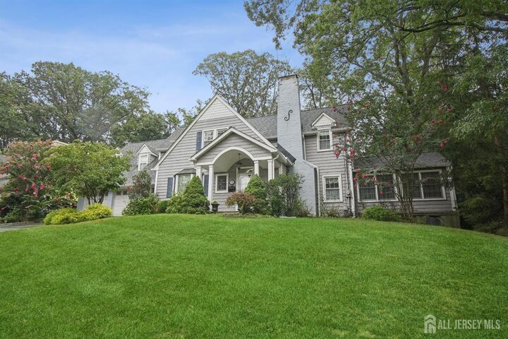 Property Photo:  12 Edgewood Road  NJ 08820 