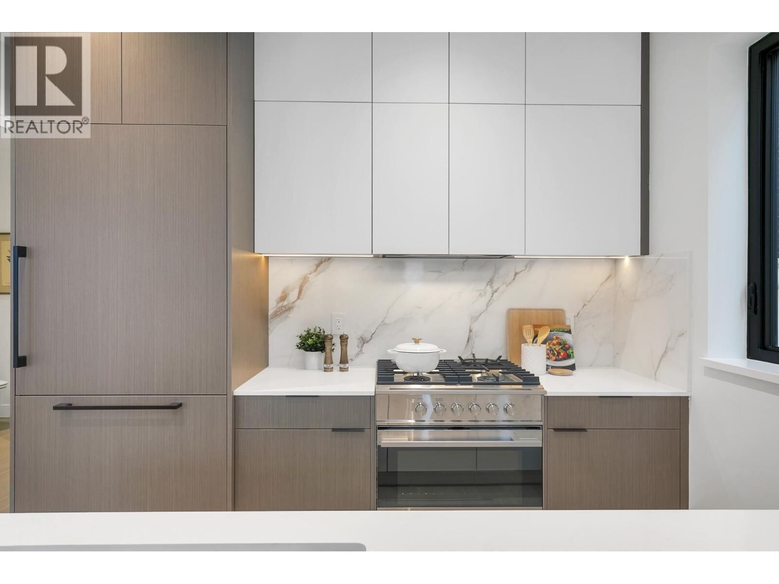 Property Photo:  4023 West 18th Avenue 2  BC V6S 1B9 