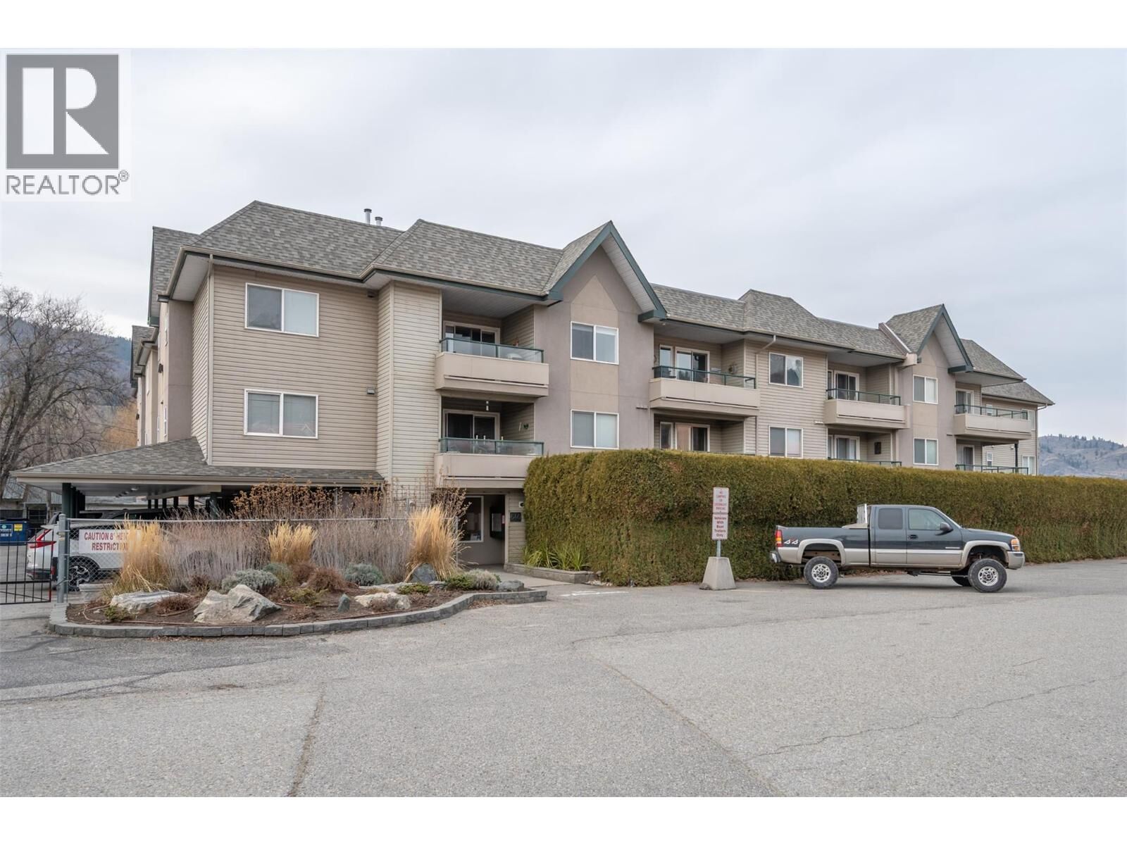 Property Photo: 640 Main Street 309 BC V0H 1R4