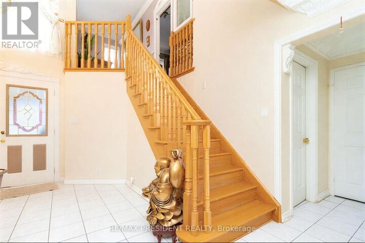 Property Photo:  3211 Bloomfield Drive  ON L5N 6V2 