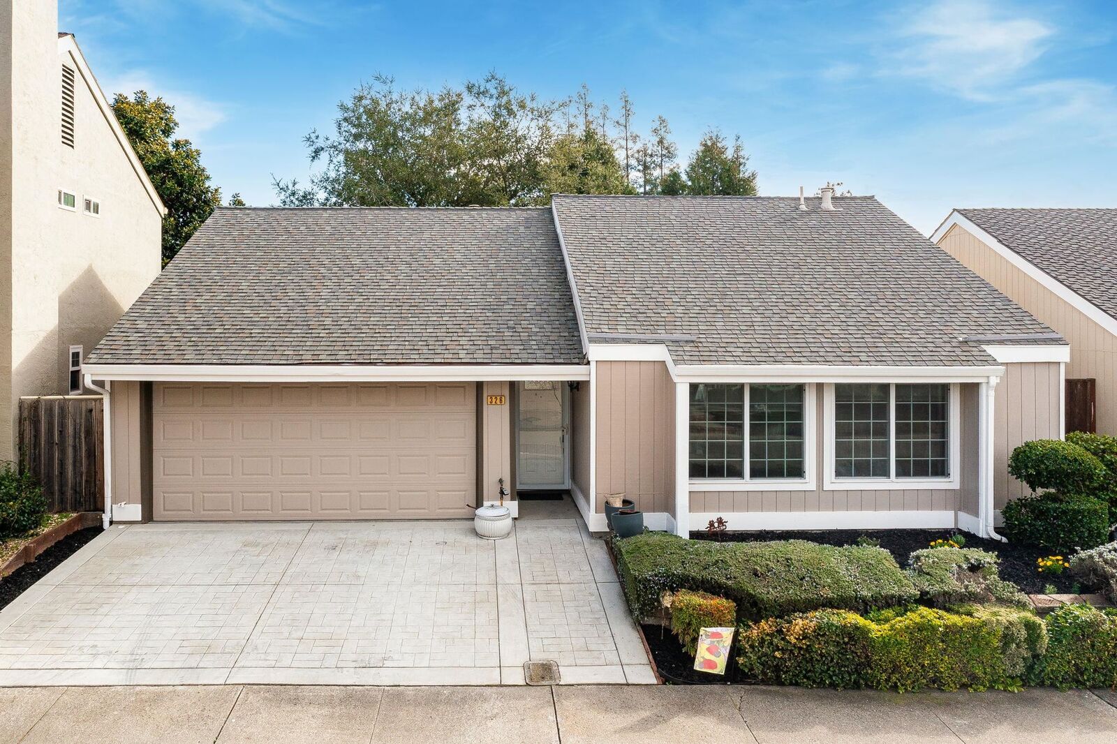 Property Photo: 326 Meadowood Cir CA 94583