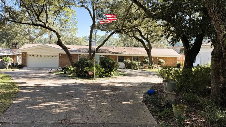 Property Photo:  27 Poquito Road  FL 32579 