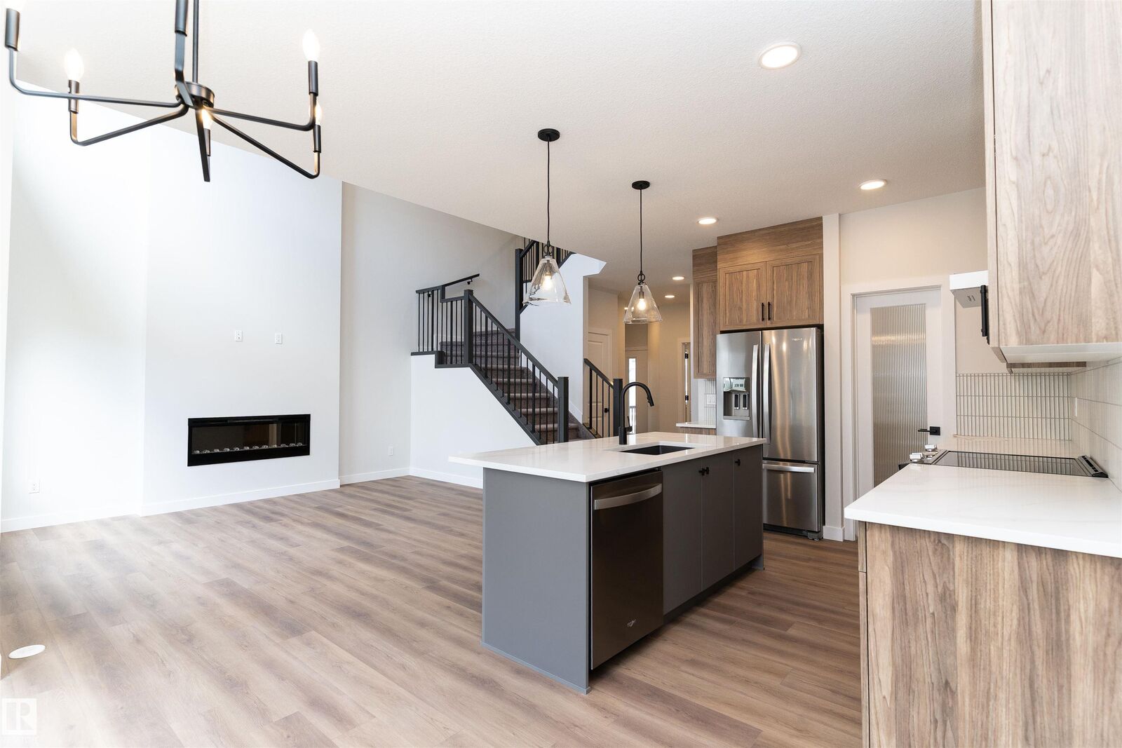 Property Photo:  3026 Dixon Landing SW  AB T6W 5L1 