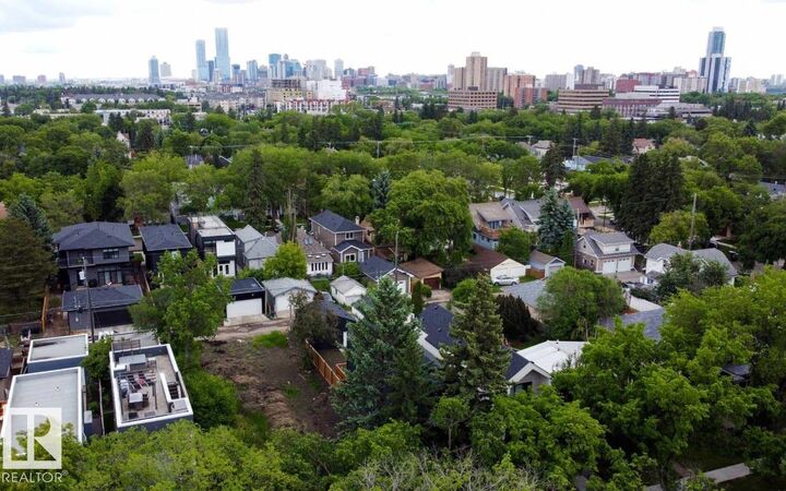 Property Photo:  8703 142 Street NW  AB T5R 0M3 