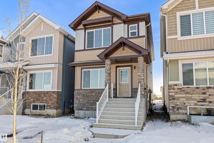 Property Photo:  18119 85 Street NW  AB T5Z 0X1 