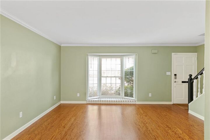 Property Photo:  136 Peachtree Memorial Drive NW Ct-6  GA 30309 