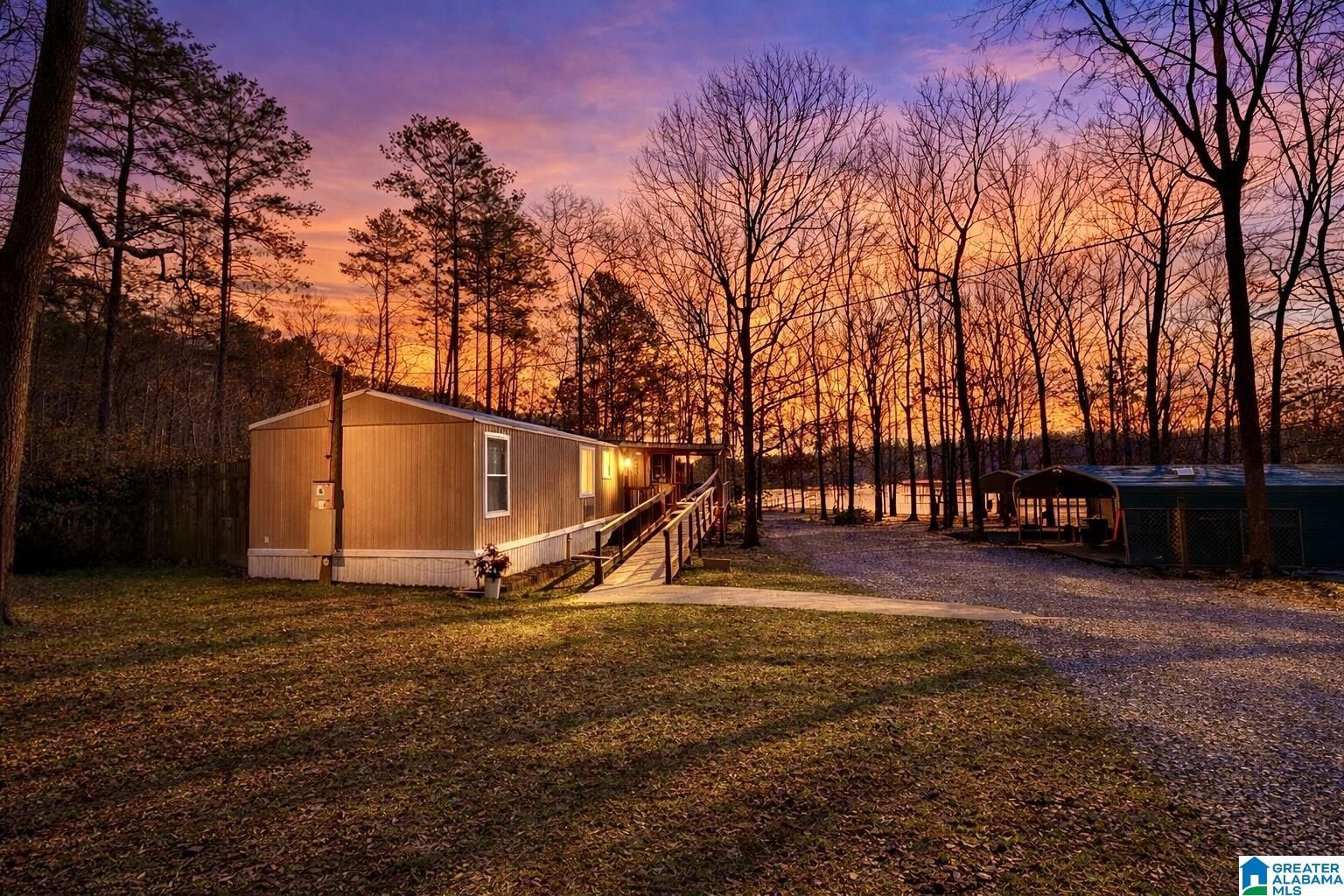 Property Photo:  170 County Road 667  AL 35959 