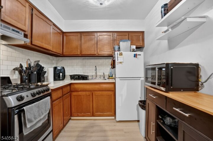 Property Photo: 605 Grove St A11 NJ 07013