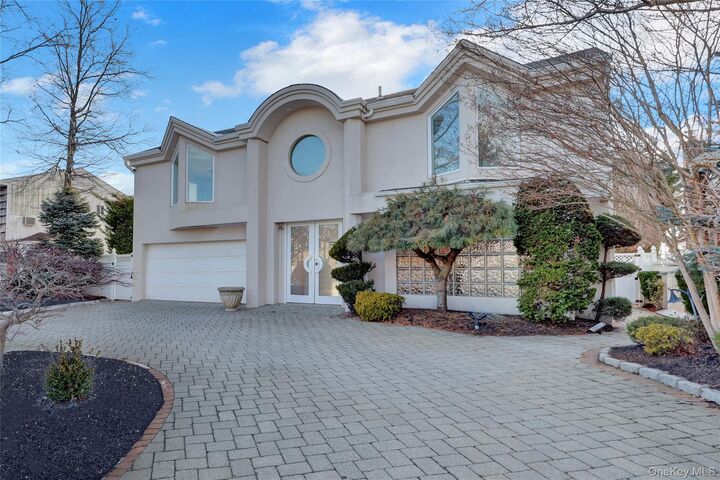 Property Photo:  2988 Lee Place  NY 11710 