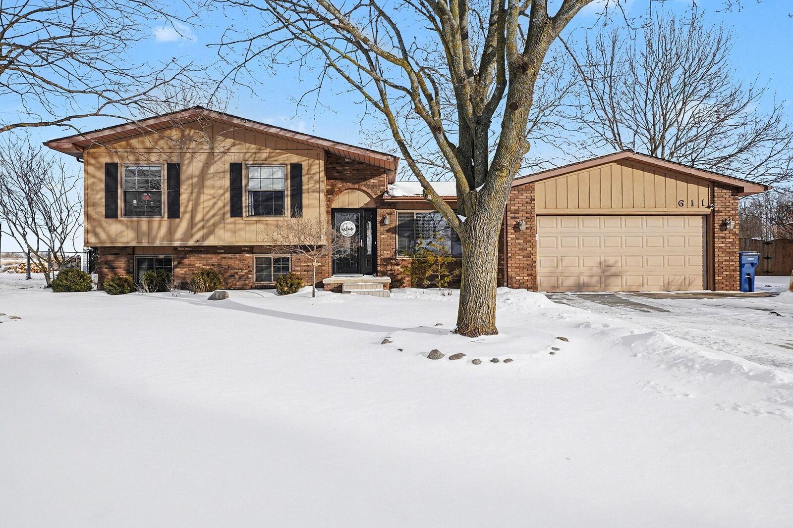 Property Photo: 611 E Dawn MI 48623