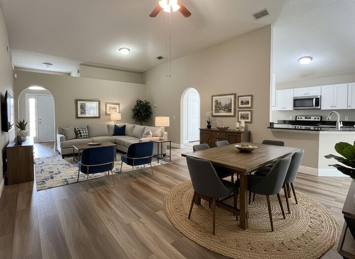 Property Photo: 522 Grand Royal Circle FL 34787