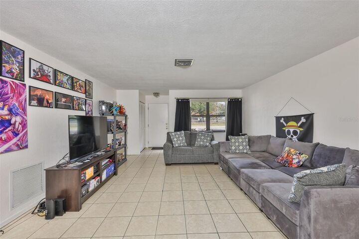 Property Photo: 5534 22nd Avenue N FL 33710