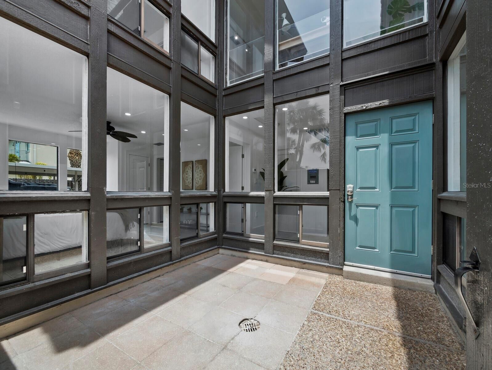 Property Photo:  800 S Blvd Of The Presidents 19  FL 34236 