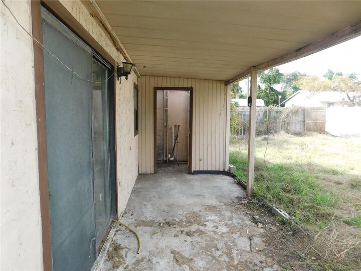 Property Photo:  2002 E Okaloosa Avenue  FL 33604 