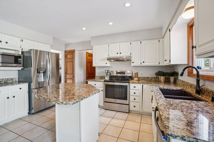 Property Photo:  W336n5271 Wedgewood Dr  WI 53058 