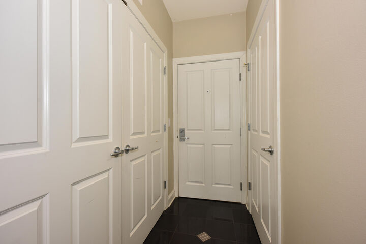 Property Photo:  1925 N Water St 208  WI 53202 