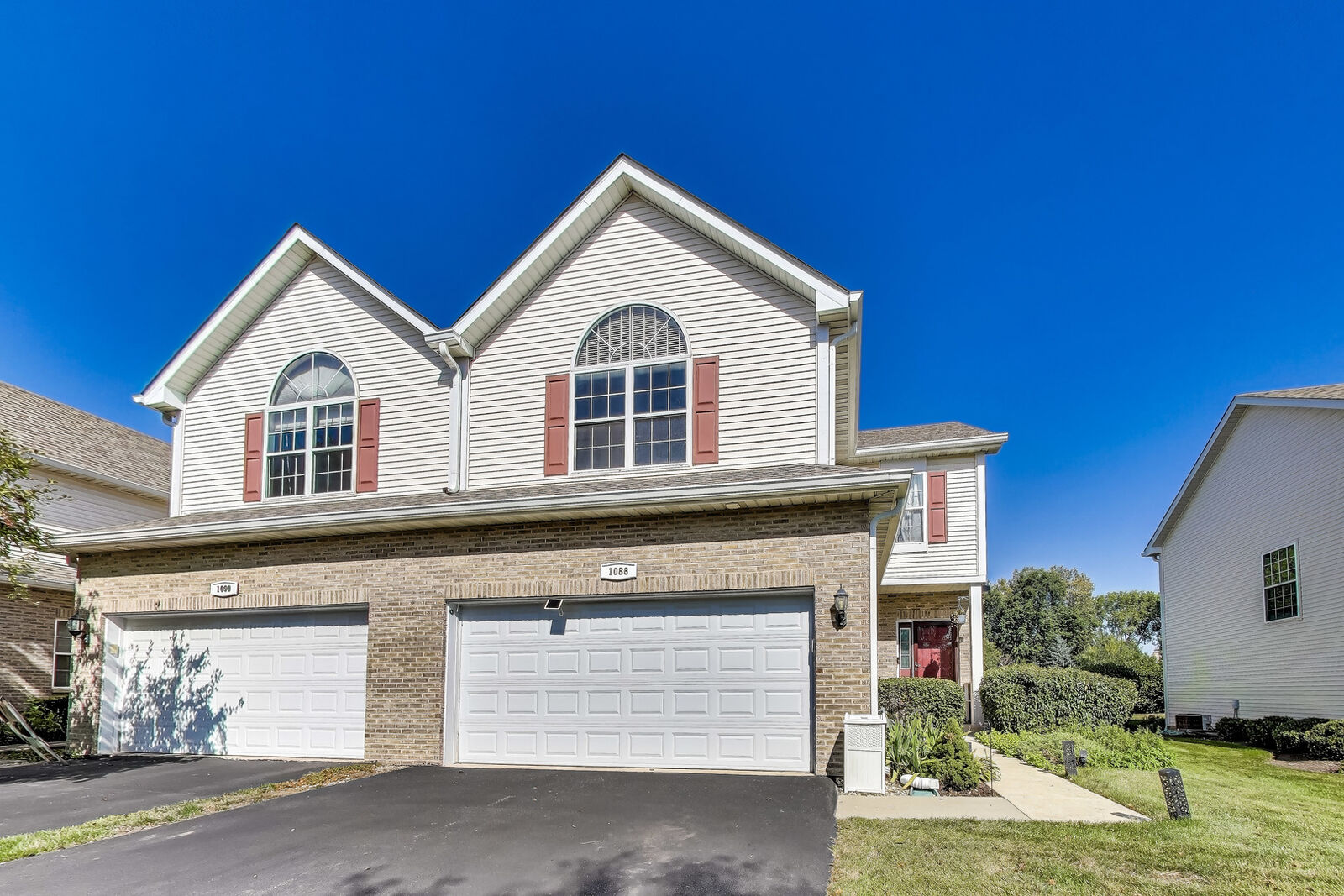 Property Photo:  1086 Lily Field Lane  IL 60440 