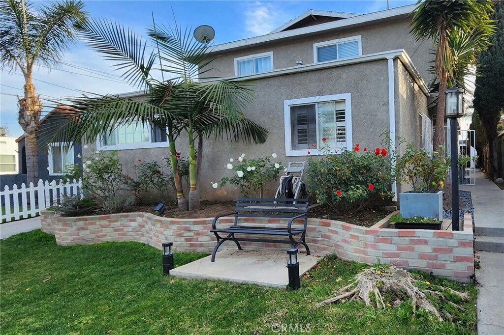 Property Photo:  1432 W 106th  CA 90047 