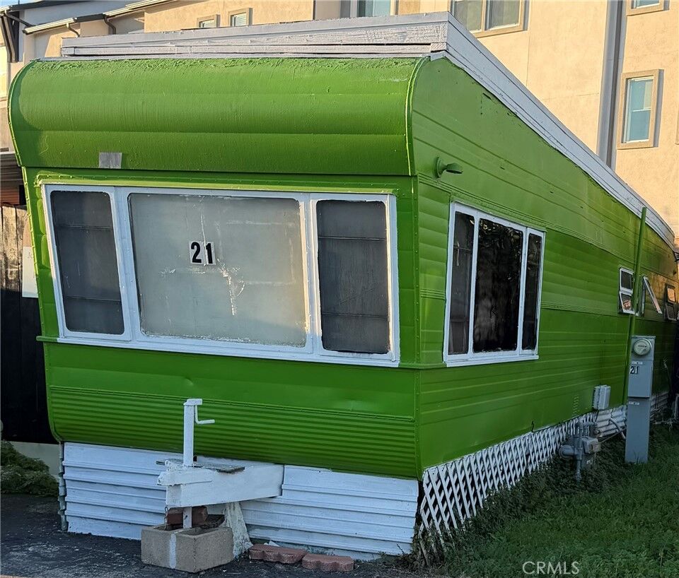 Property Photo:  13713 S Vermont Avenue  CA 90247 