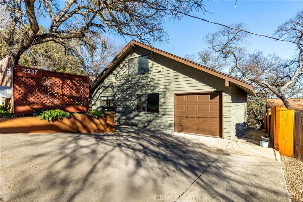 Property Photo:  2237 Vine  CA 93446 