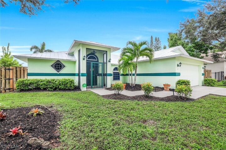 Property Photo: 45 Wickliffe Drive FL 34110