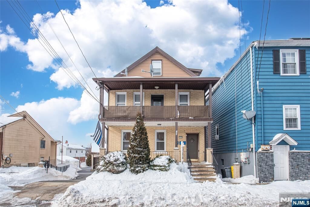 Property Photo:  140 Jackson Avenue  NJ 07424 