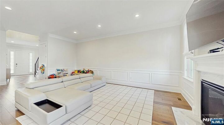 Property Photo:  7 Saint Andrews Circle  NJ 07675 