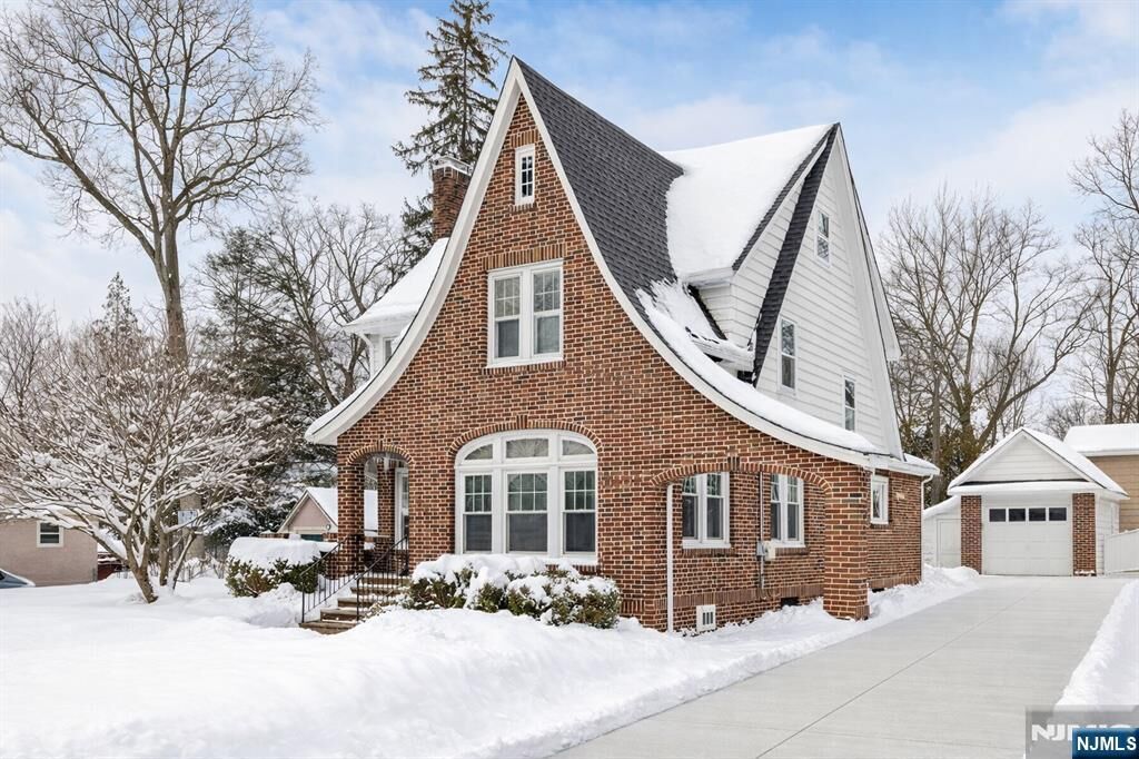 Property Photo:  33 Homewood Avenue  NJ 07401 