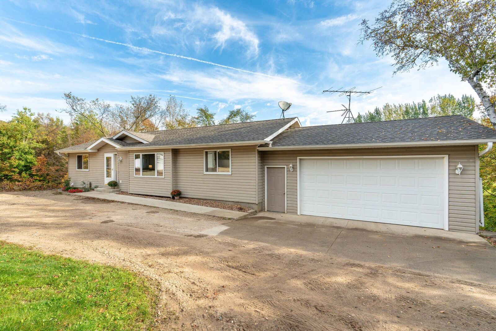 Property Photo:  33003 County Hwy 27  MN 56534 