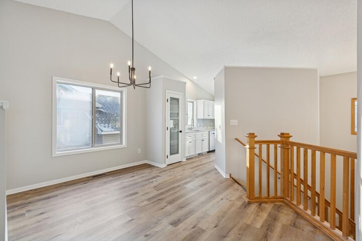 Property Photo:  512 Frankfort Way  MN 55390 