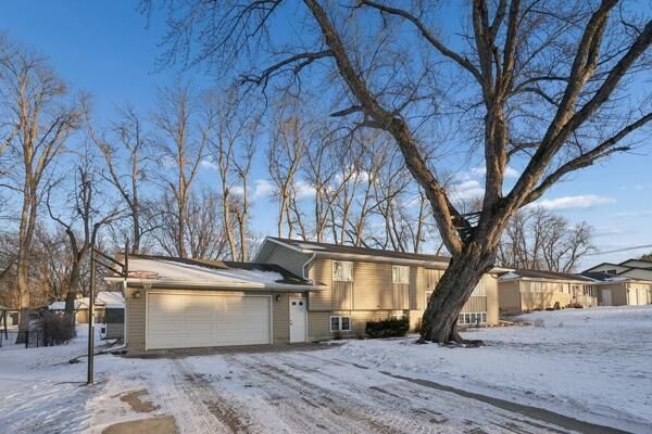 Property Photo: 200 Interwood Drive MN 55336