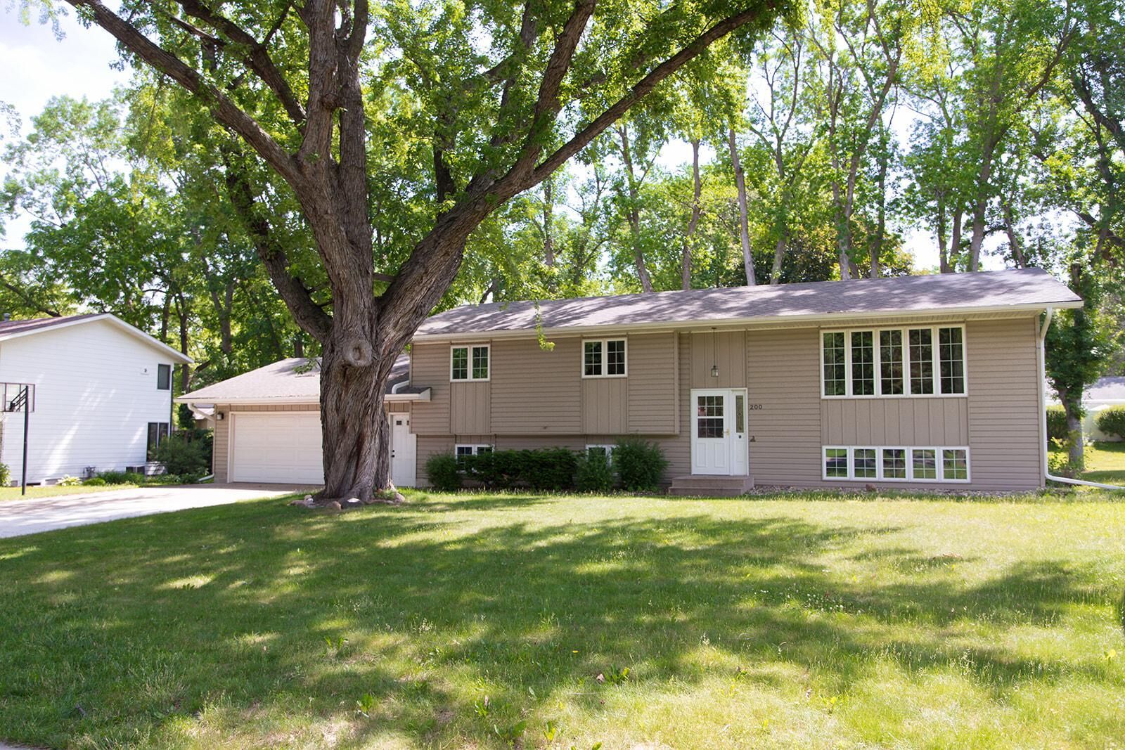 Property Photo:  200 Interwood Drive  MN 55336 