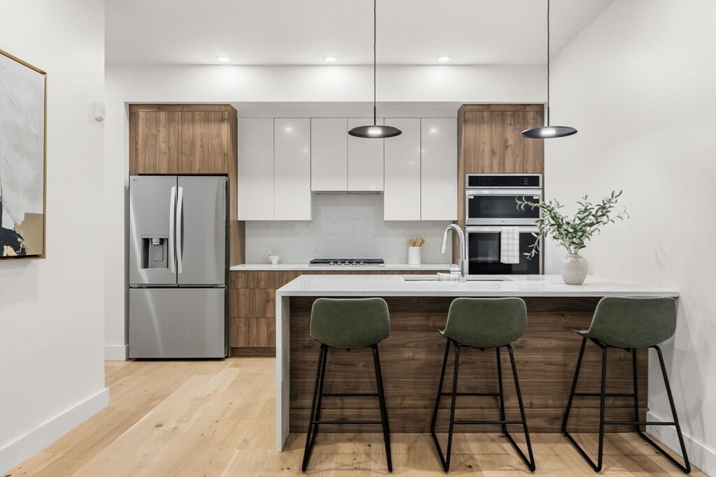 Property Photo: 47 Condor 302 MA 02128