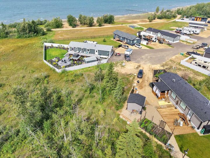 Property Photo: 41310 Range Road 282 144 AB T4L 2N3