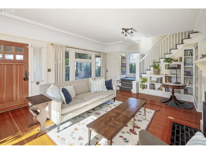 Property Photo: 7060 SE 13th Ave OR 97202