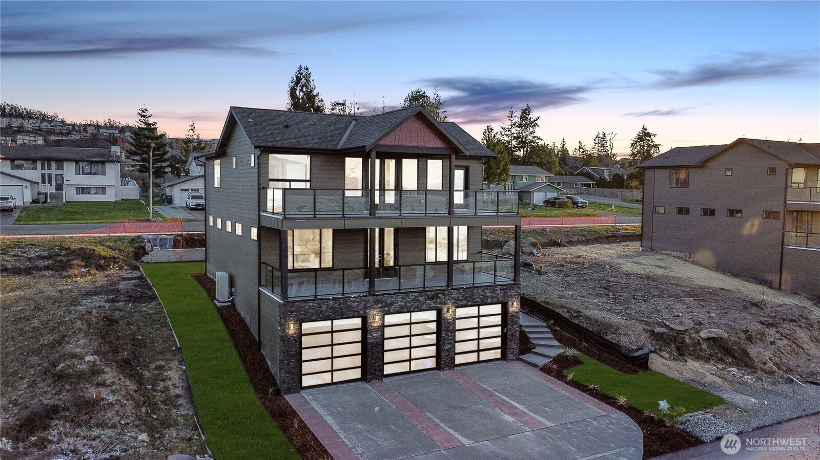 Property Photo:  3706 W 3rd Street  WA 98221 