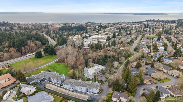 Property Photo:  1224  6th Avenue S C-101  WA 98020 