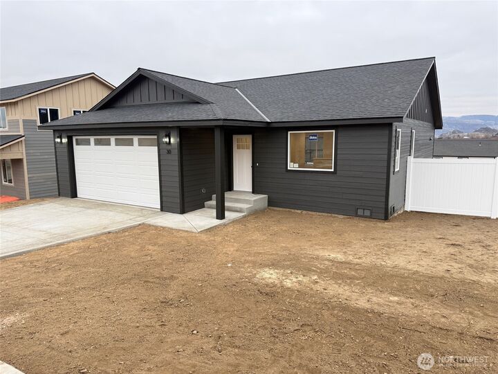 Property Photo:  30  Juanita Way  WA 98828 