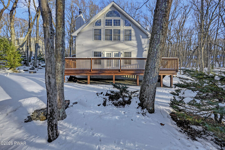 Property Photo:  121 Canterbrook Drive  PA 18428 