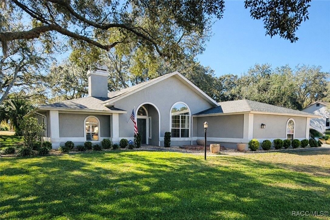Property Photo:  226 E Hartford Street  FL 34442 