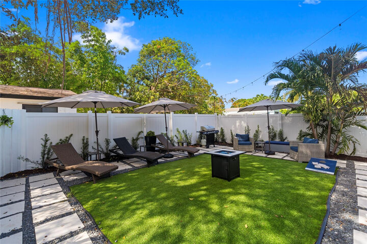 Property Photo:  719 NE 36th Street  FL 33334 