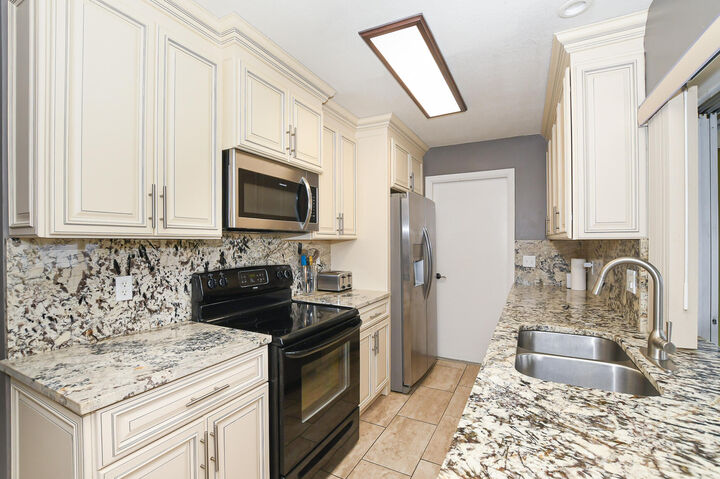 Property Photo:  610 NW Marion Avenue  FL 34983 