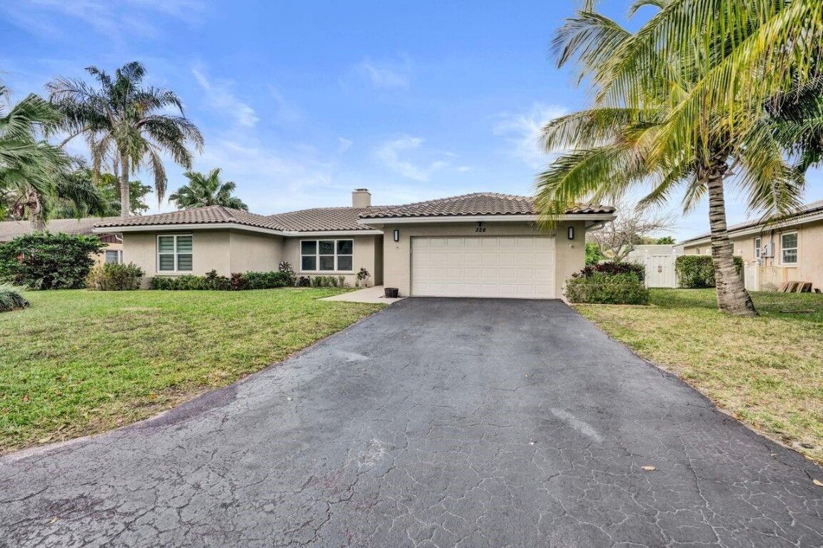 Property Photo: 326 NW 101st Terrace FL 33071