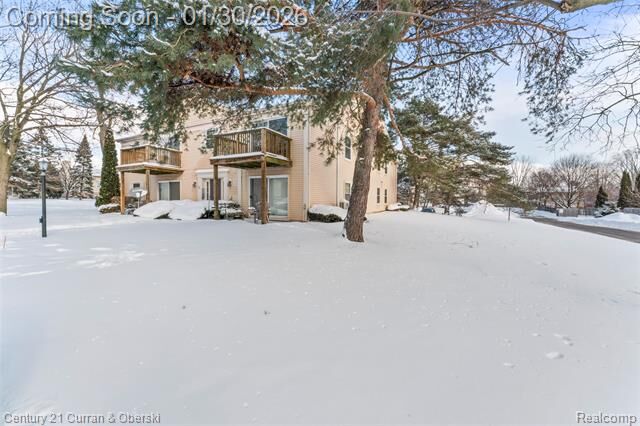Property Photo:  841 Bloomfield Village Boulevard F  MI 48326 