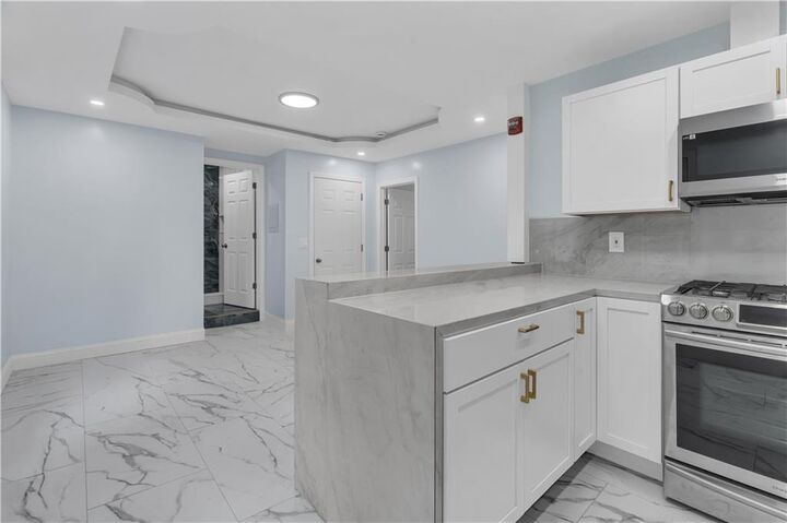 Property Photo: 458 High Street 3-L RI 02863