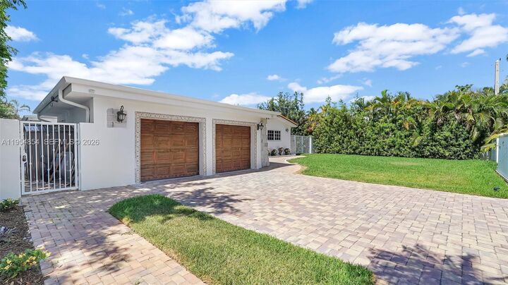 Property Photo:  1311 Pierce St  FL 33019 