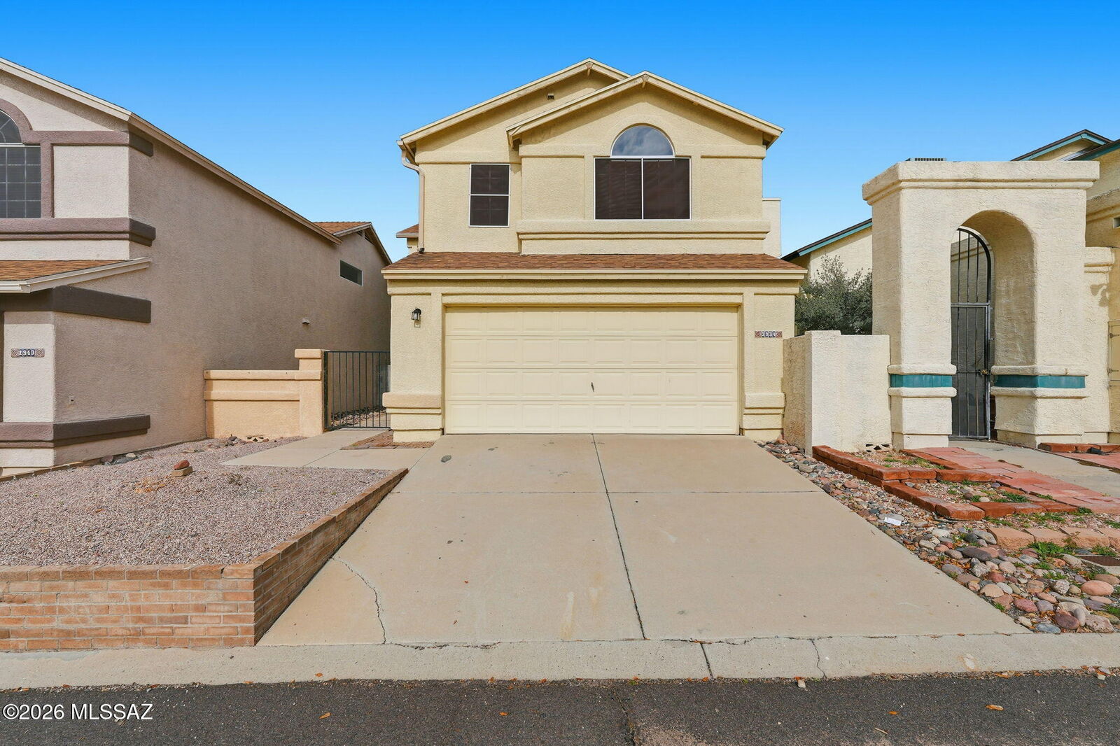 Property Photo: 2934 W Laquila Aerie AZ 85742