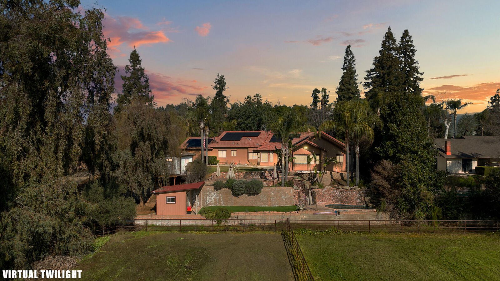 Property Photo: 915 S Strathmore Avenue I CA 93247