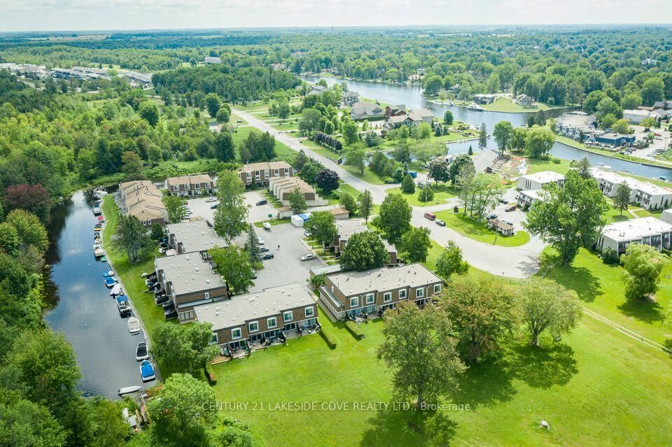 Property Photo:  4 Paradise Boulevard Unit 5  ON L0K 1B0 