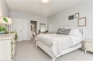 Property Photo:  60 Wyndham Street S 608  ON N1E 7H7 